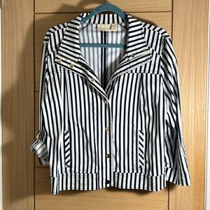 Chico’s 2P (m) light weight jacket, navy blue stripe, nautical, gold hardware